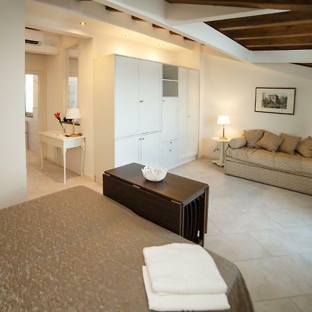 Апартаменты Marina Di Savoca Санта-Тереза-ди-Рива Экстерьер фото