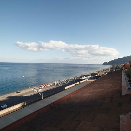 Апартаменты Marina Di Savoca Санта-Тереза-ди-Рива Экстерьер фото
