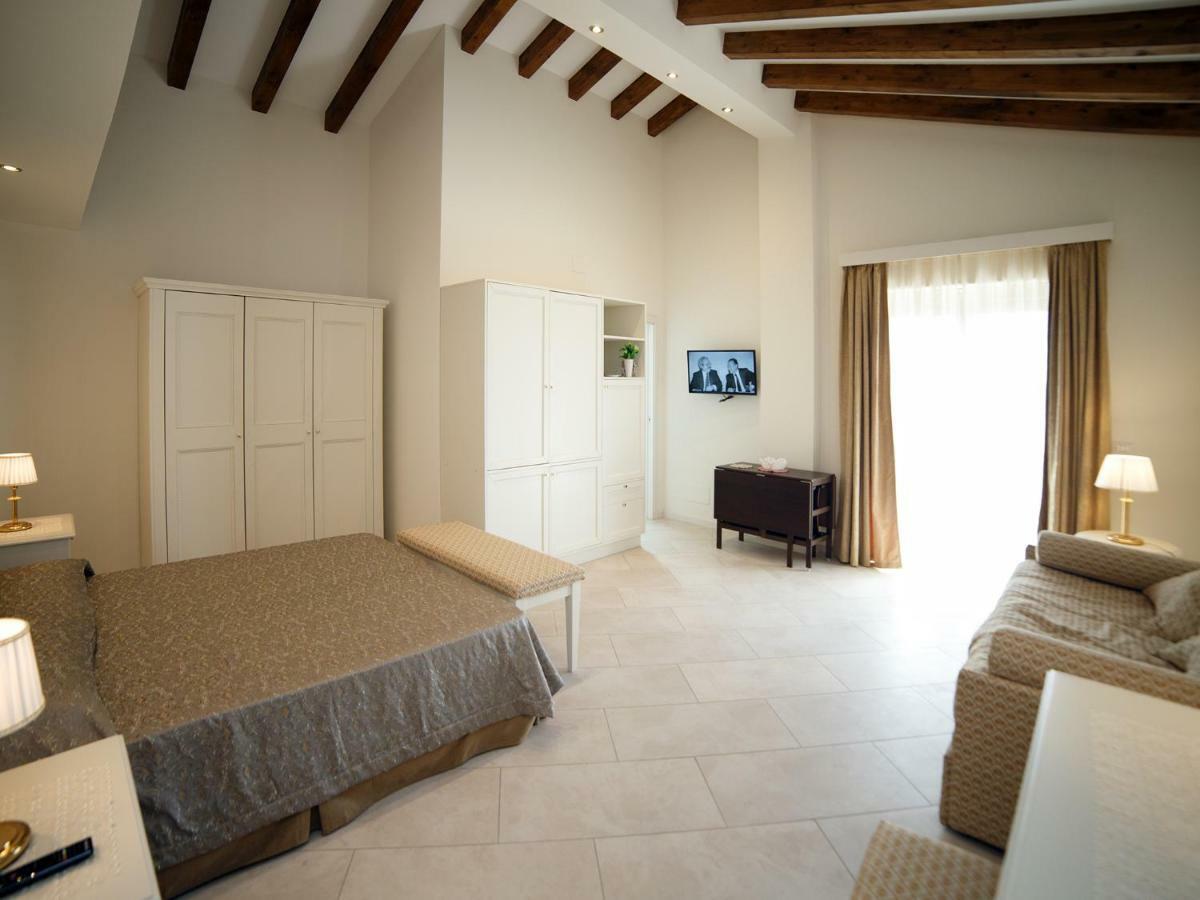 Апартаменты Marina Di Savoca Санта-Тереза-ди-Рива Экстерьер фото