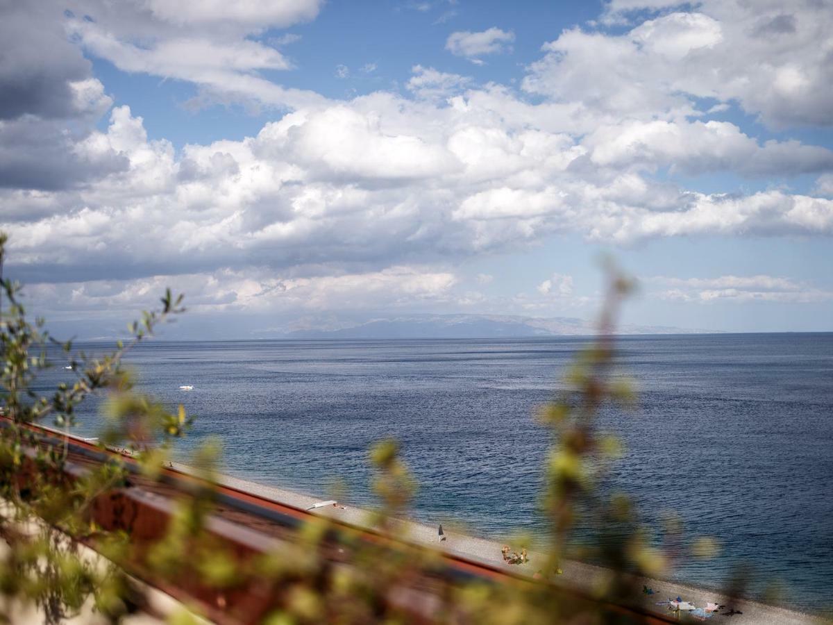 Апартаменты Marina Di Savoca Санта-Тереза-ди-Рива Экстерьер фото