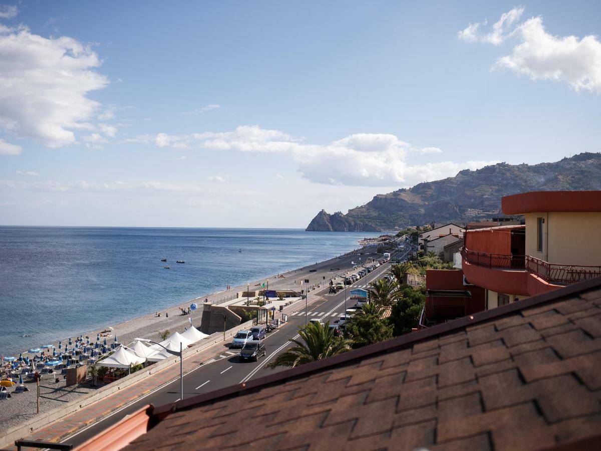 Апартаменты Marina Di Savoca Санта-Тереза-ди-Рива Экстерьер фото